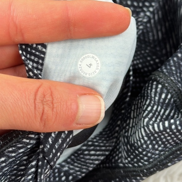 Lululemon Time To Sweat Crop 23" Velocity Mesh Island Mist Black - Picture 5 of 5